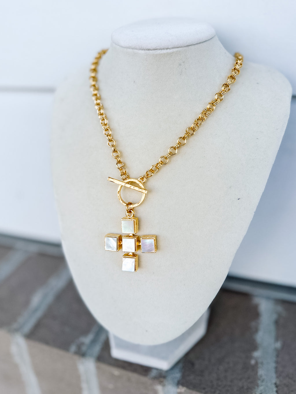 WD Chunky Cross Statement Necklace ✨!