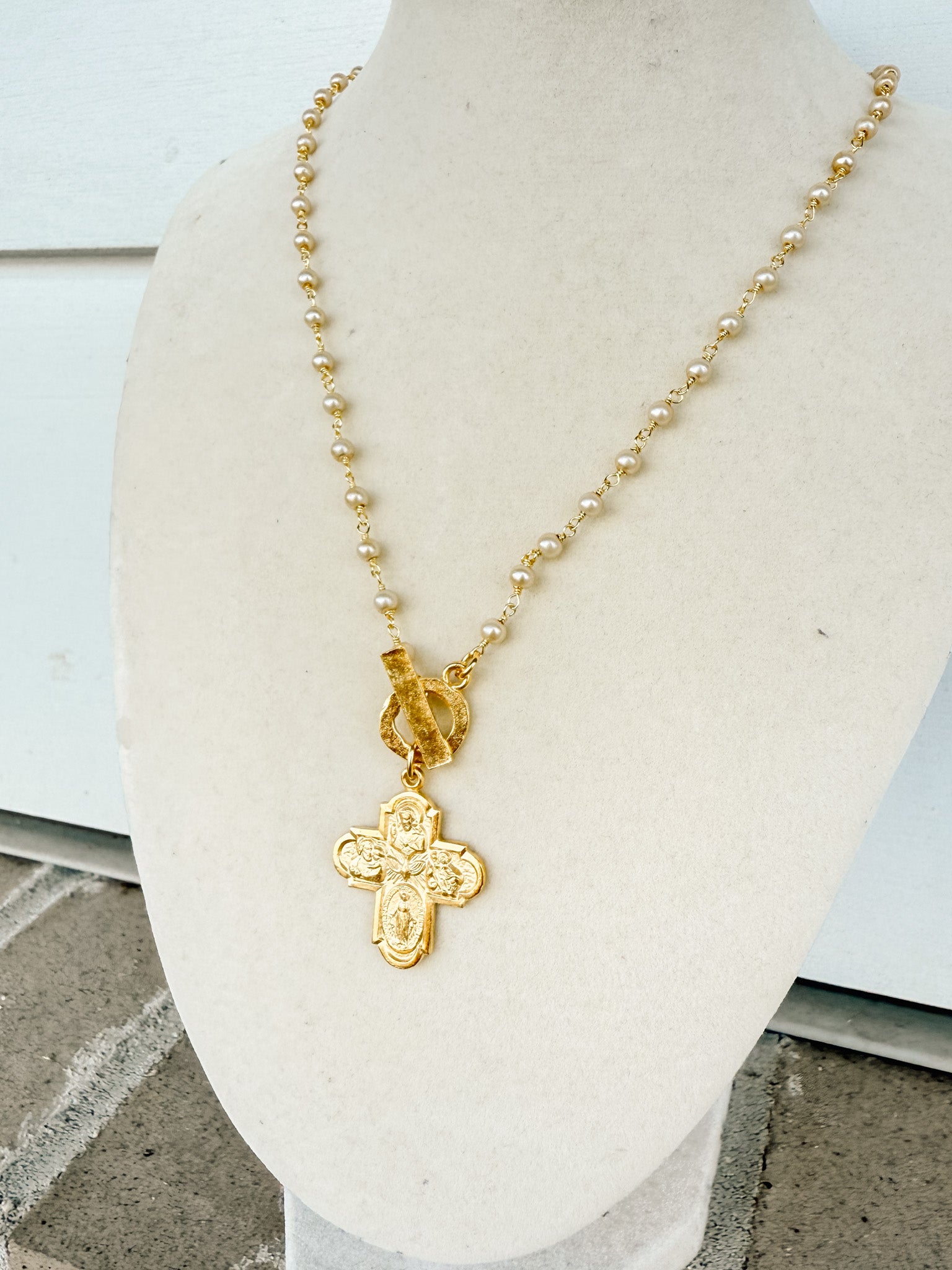 ✨ SANCTUARY 4-WAY CROSS NECKLACE ✨!