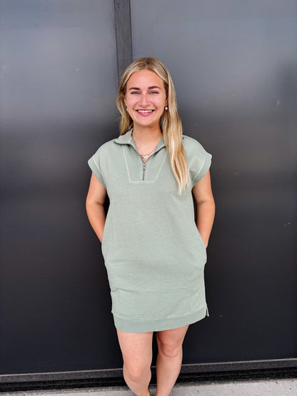 HF Oliva 1/4 Zip Dress