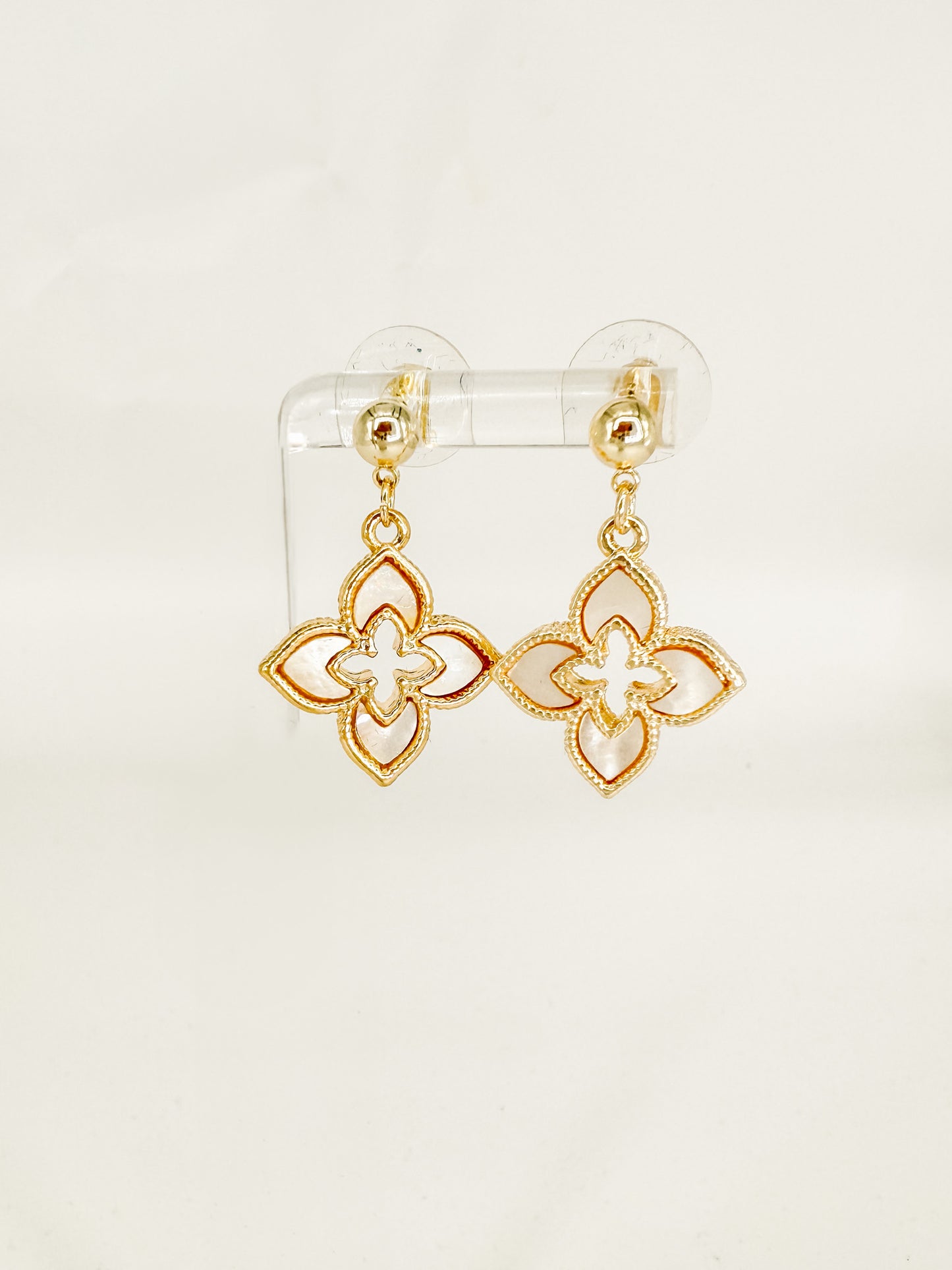 Plated MOP dangle clover earrings