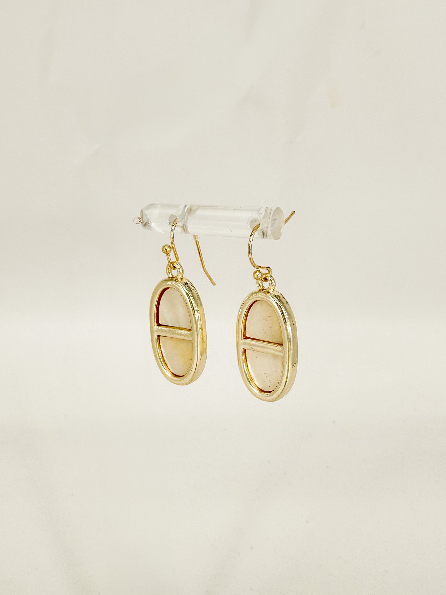 14K Oval bar Mother of Pearl earring!