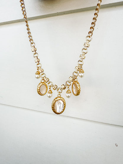 Oval MOP charm necklace