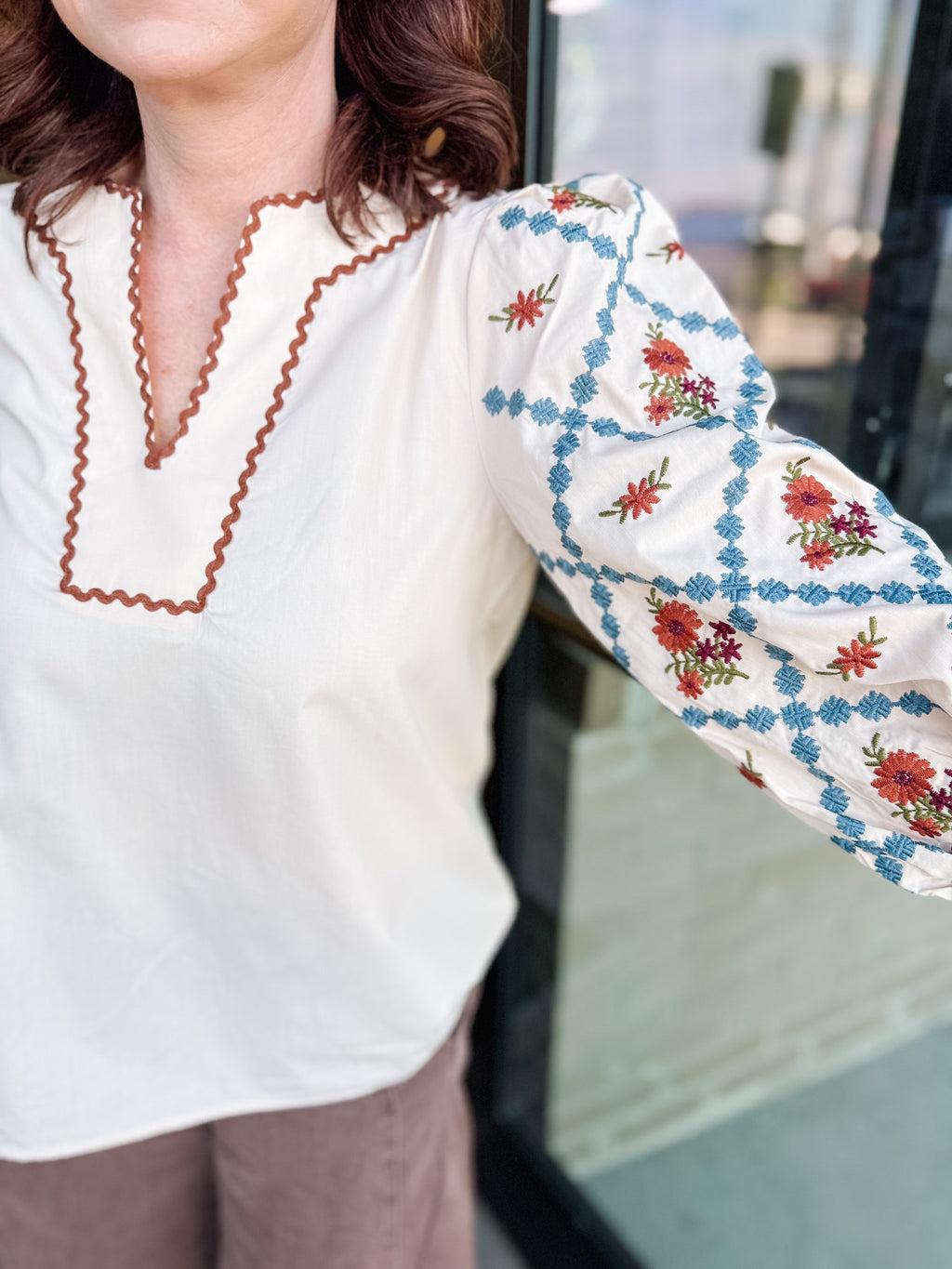 Luna Embroidered Sleeve Top!