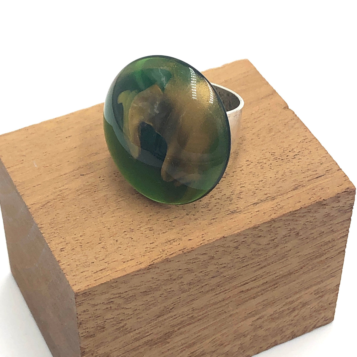 emerald green ring
