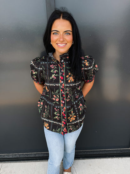 Entro Falling in Floral Top