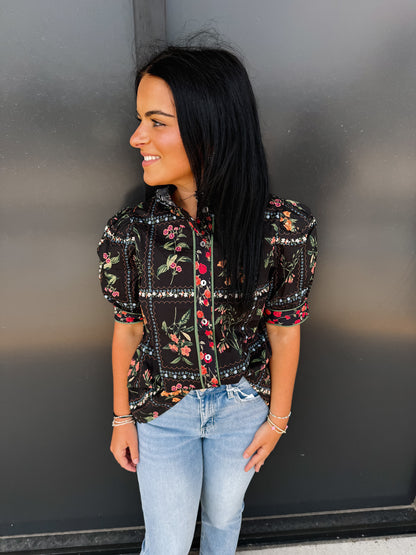 Entro Falling in Floral Top