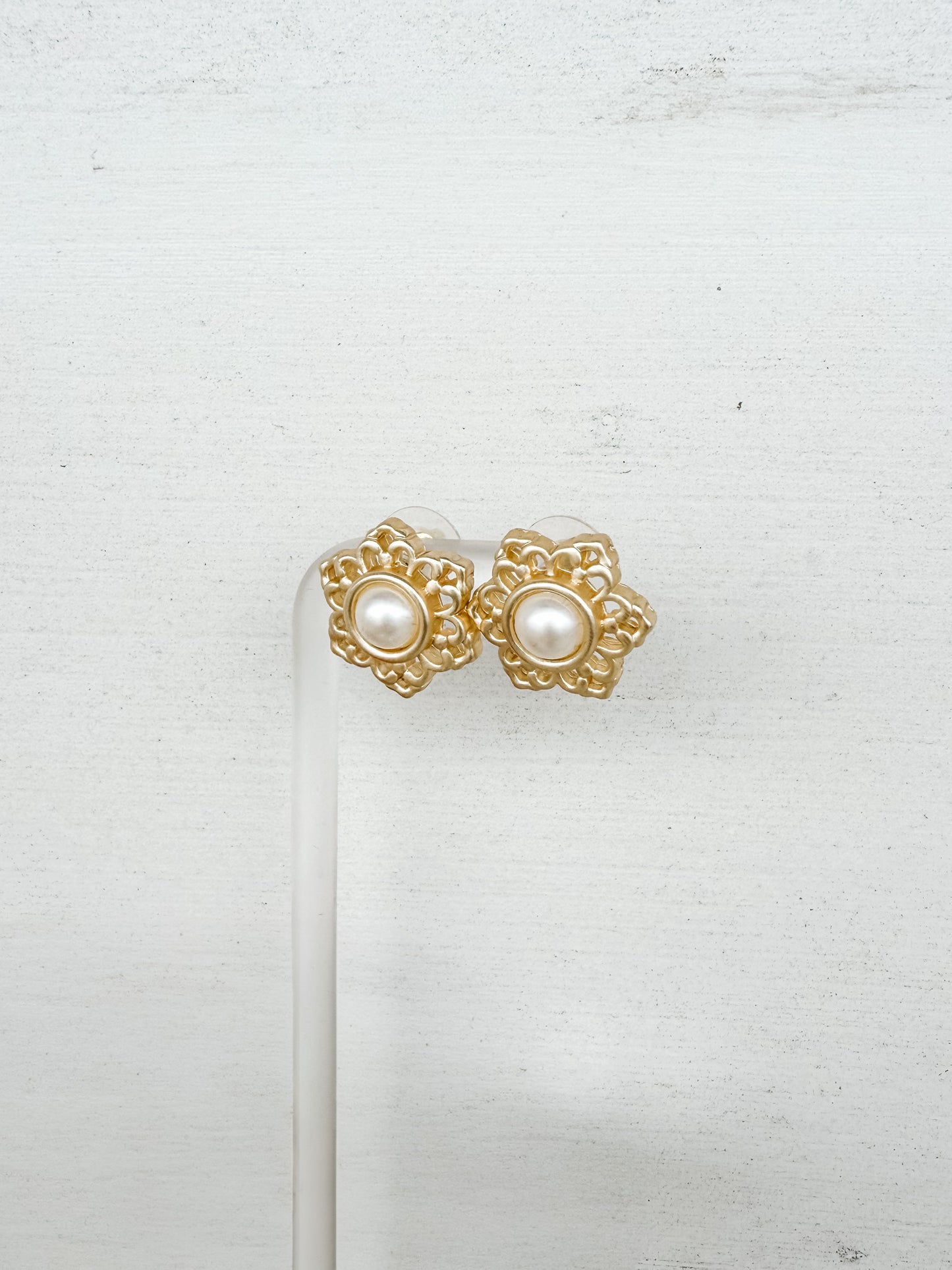 14K Gold Flower Pearl Earrings