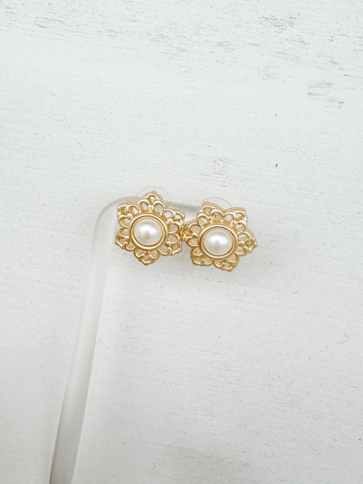 14K Gold Flower Pearl Earrings