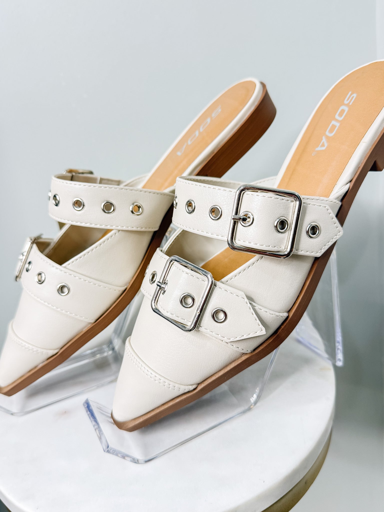 Buckle Usual Flat - White