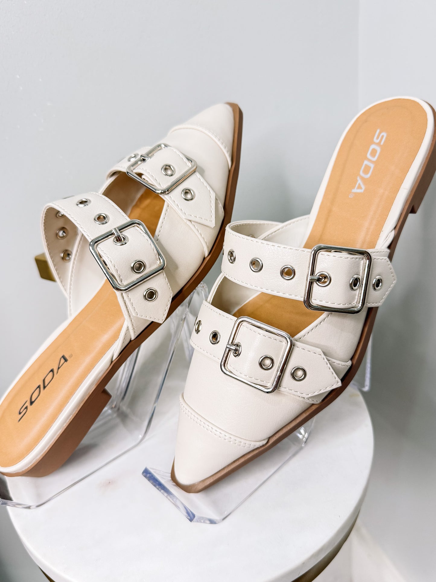 Buckle Usual Flat - White