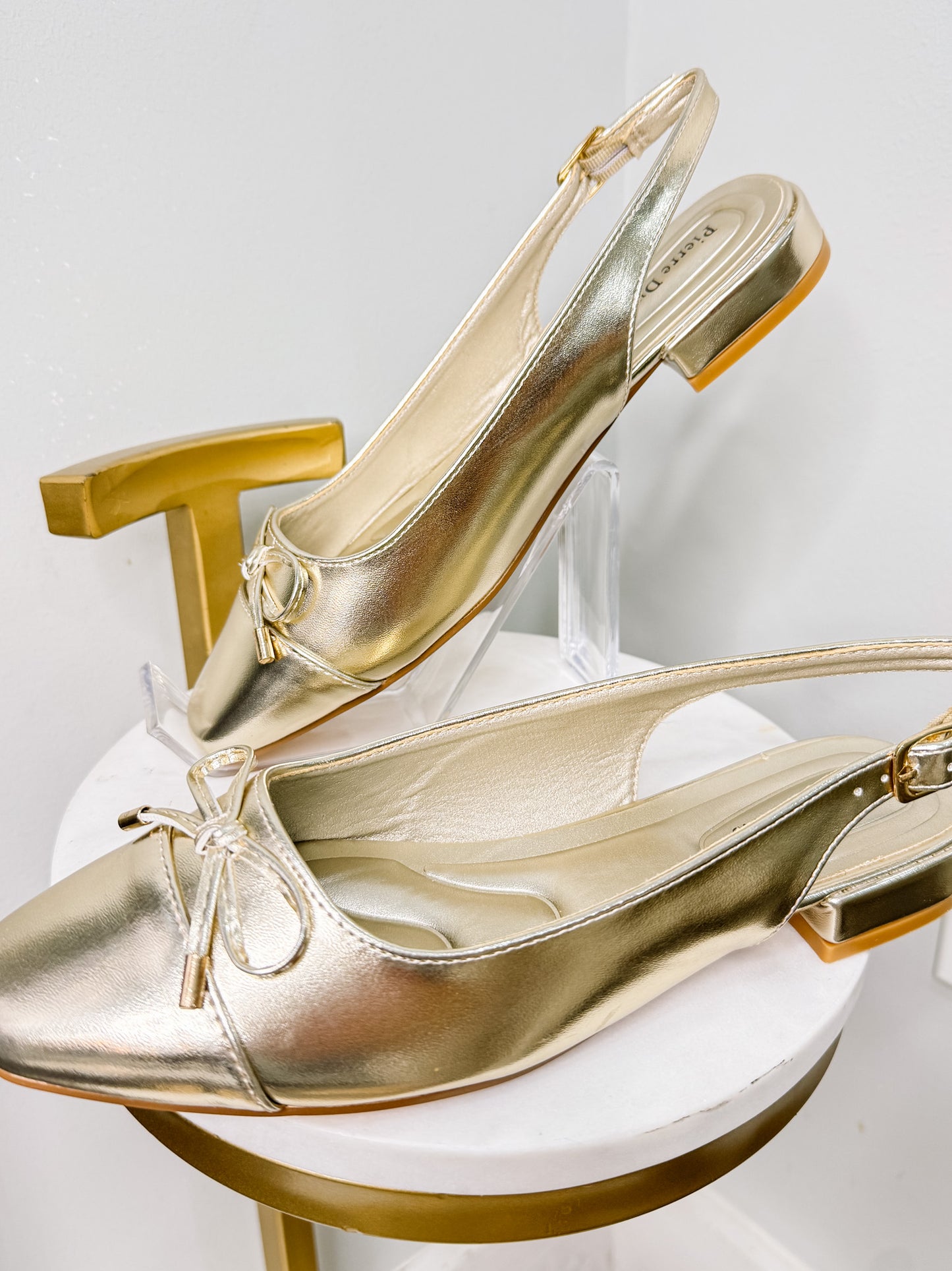 Goldy Locks Bow Flats