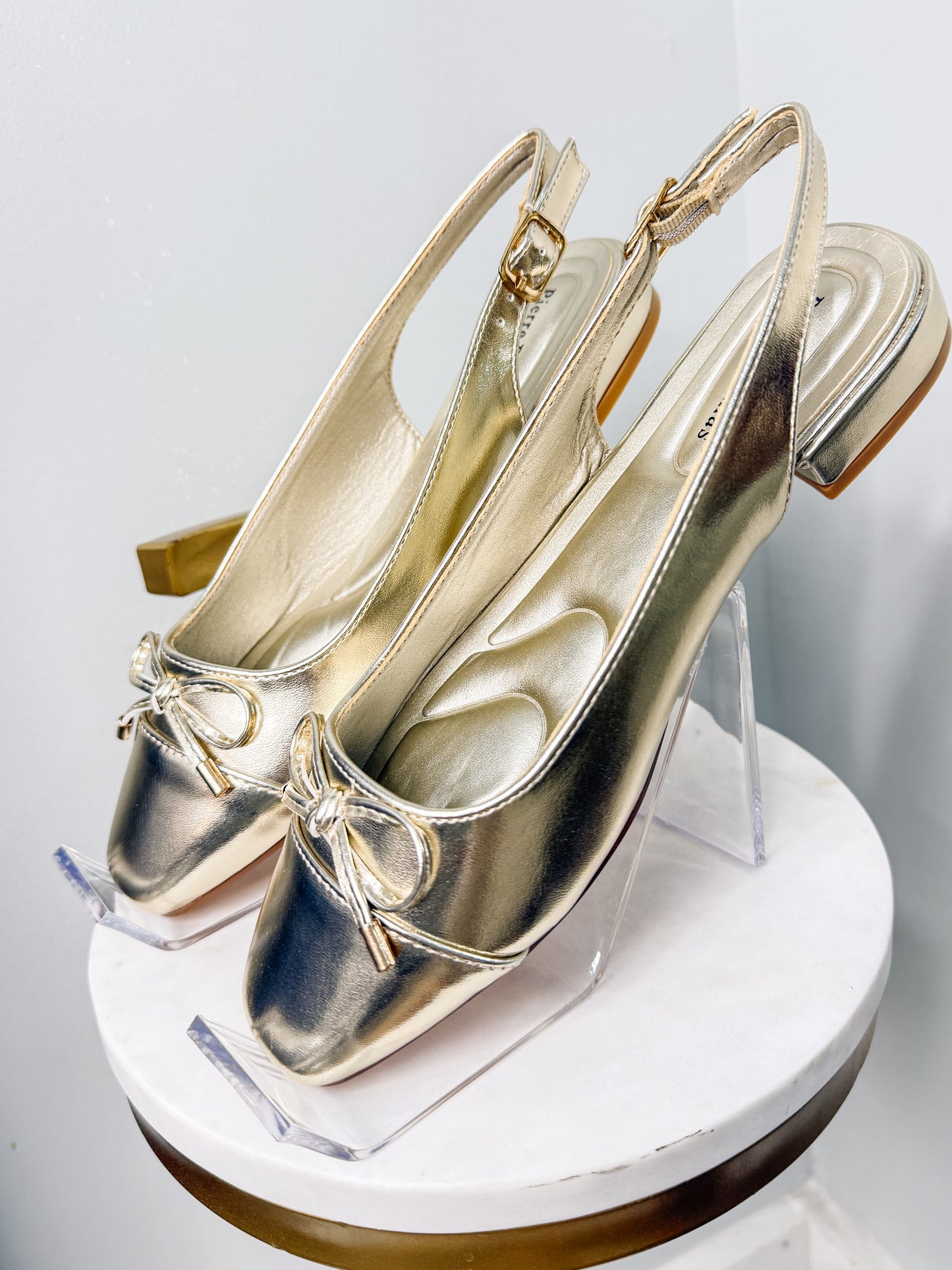 Goldy Locks Bow Flats