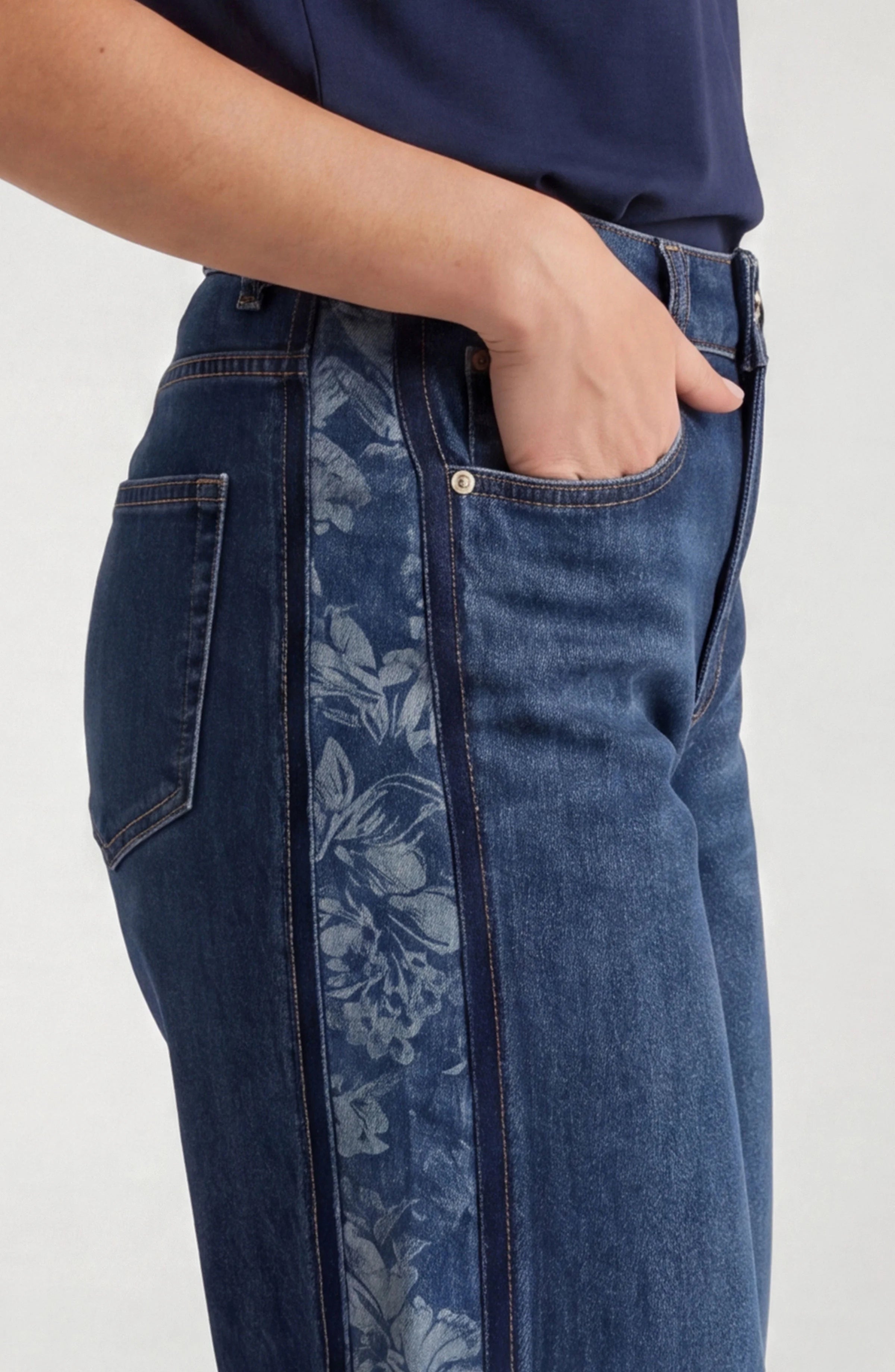 Stride Wide Leg Jacquard Bloom Jean